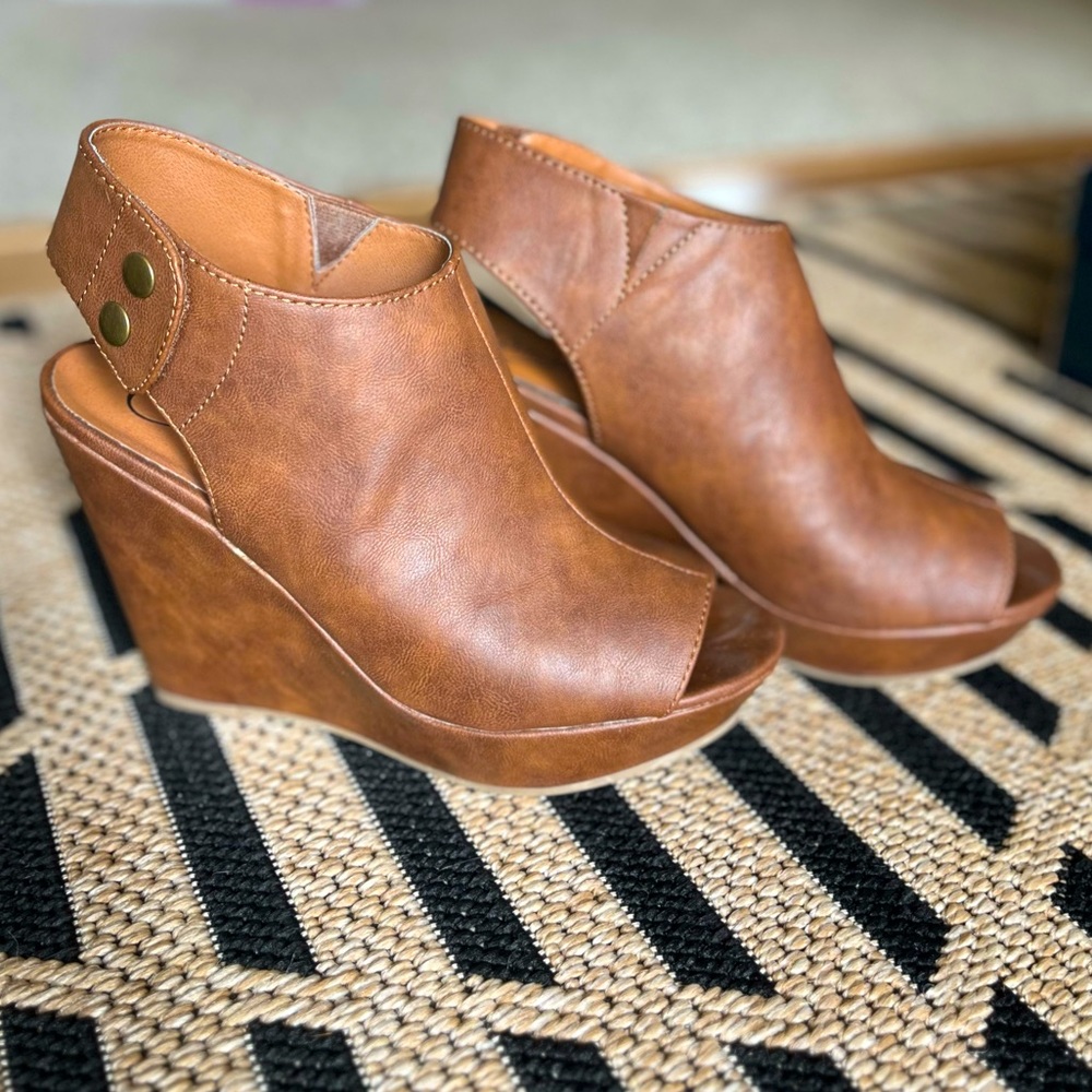 Candies brown wedges